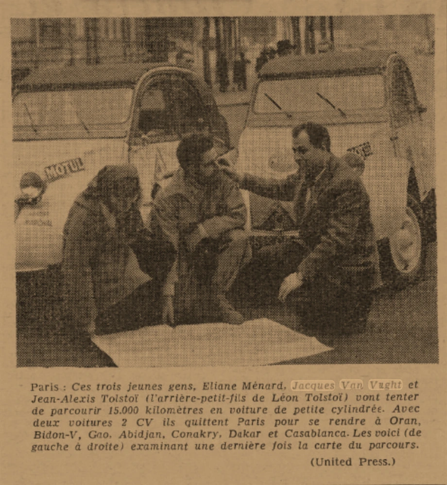 L’équipage étudiant l’itinéraire avant le départ, 1954