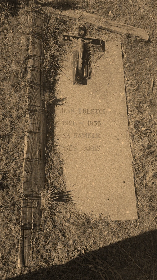 Tombe de Jean Tolstoï, cimetière de Landos